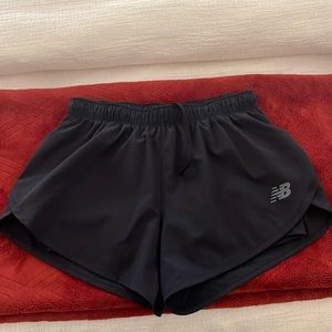 Black- New Balance shorts XS